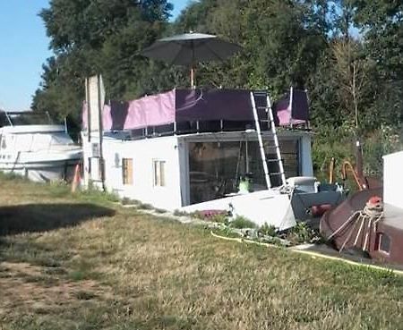 ホテル Bateau Houseboat Camille Donchery エクステリア 写真