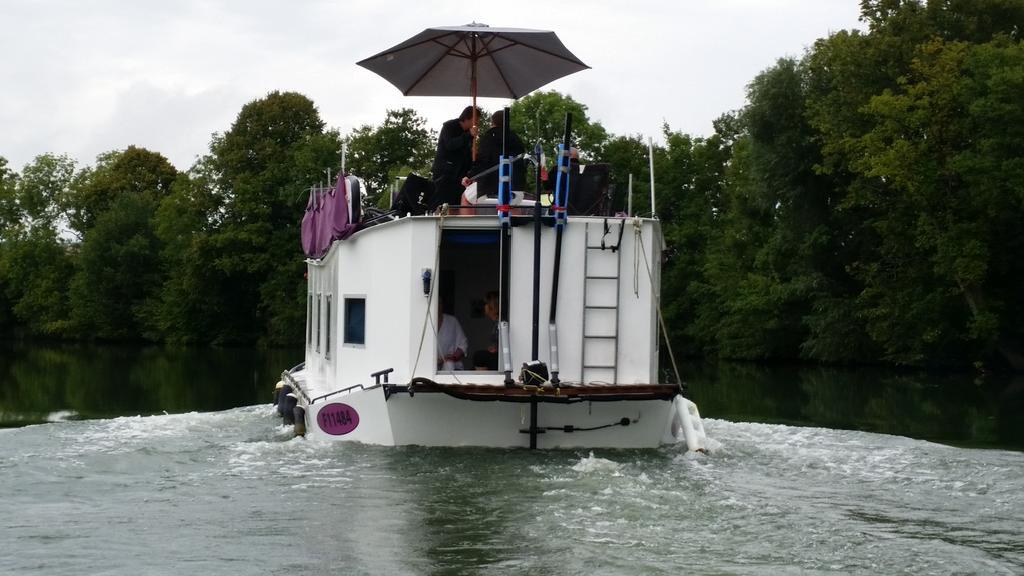 ホテル Bateau Houseboat Camille Donchery エクステリア 写真